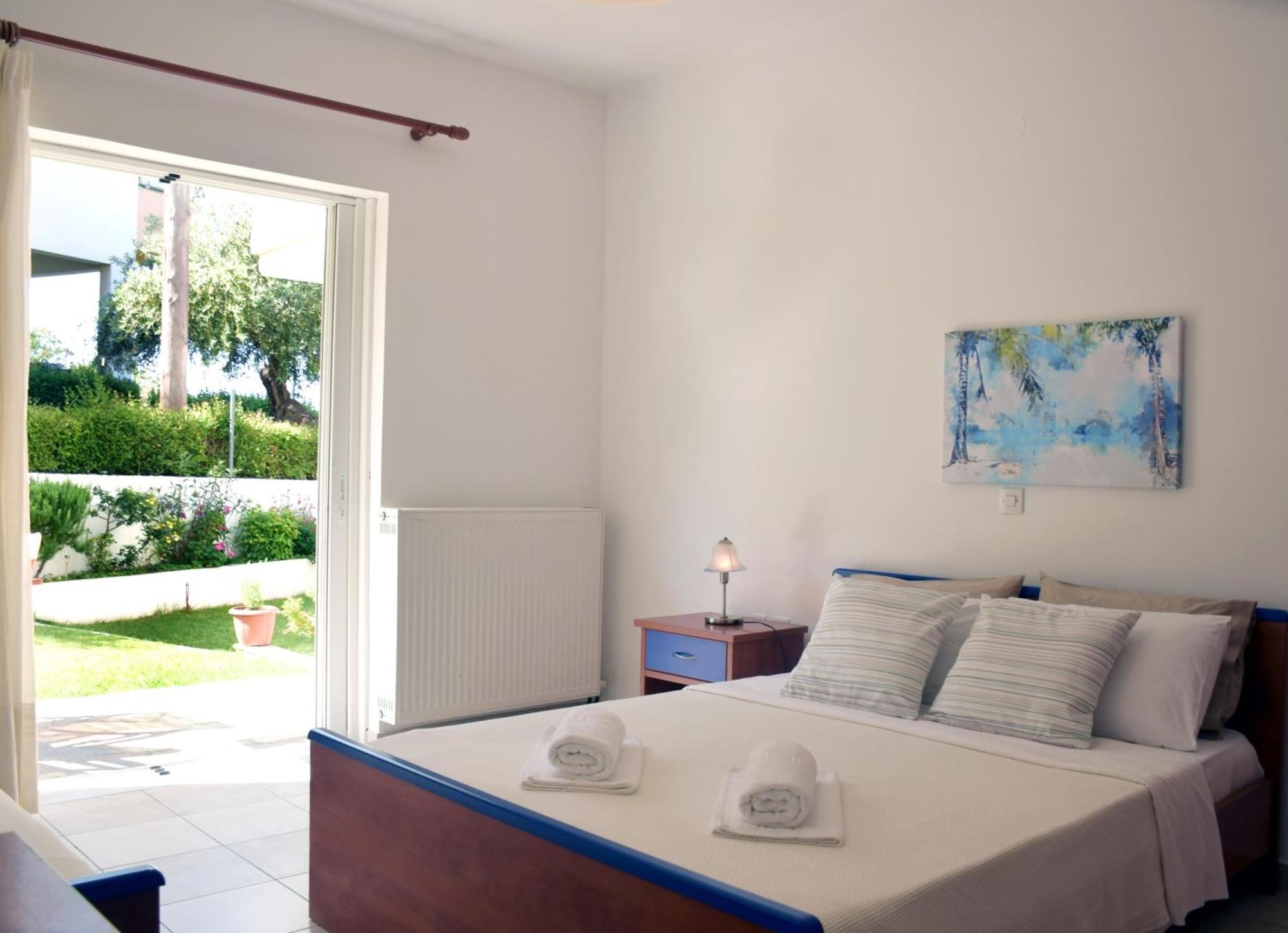Lappas Rooms Rovies Bagian luar foto
