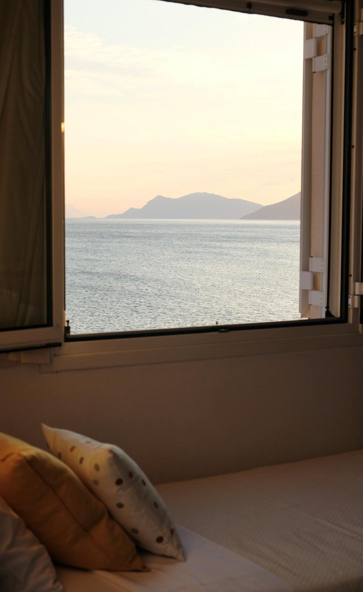 Lappas Rooms Rovies Bagian luar foto