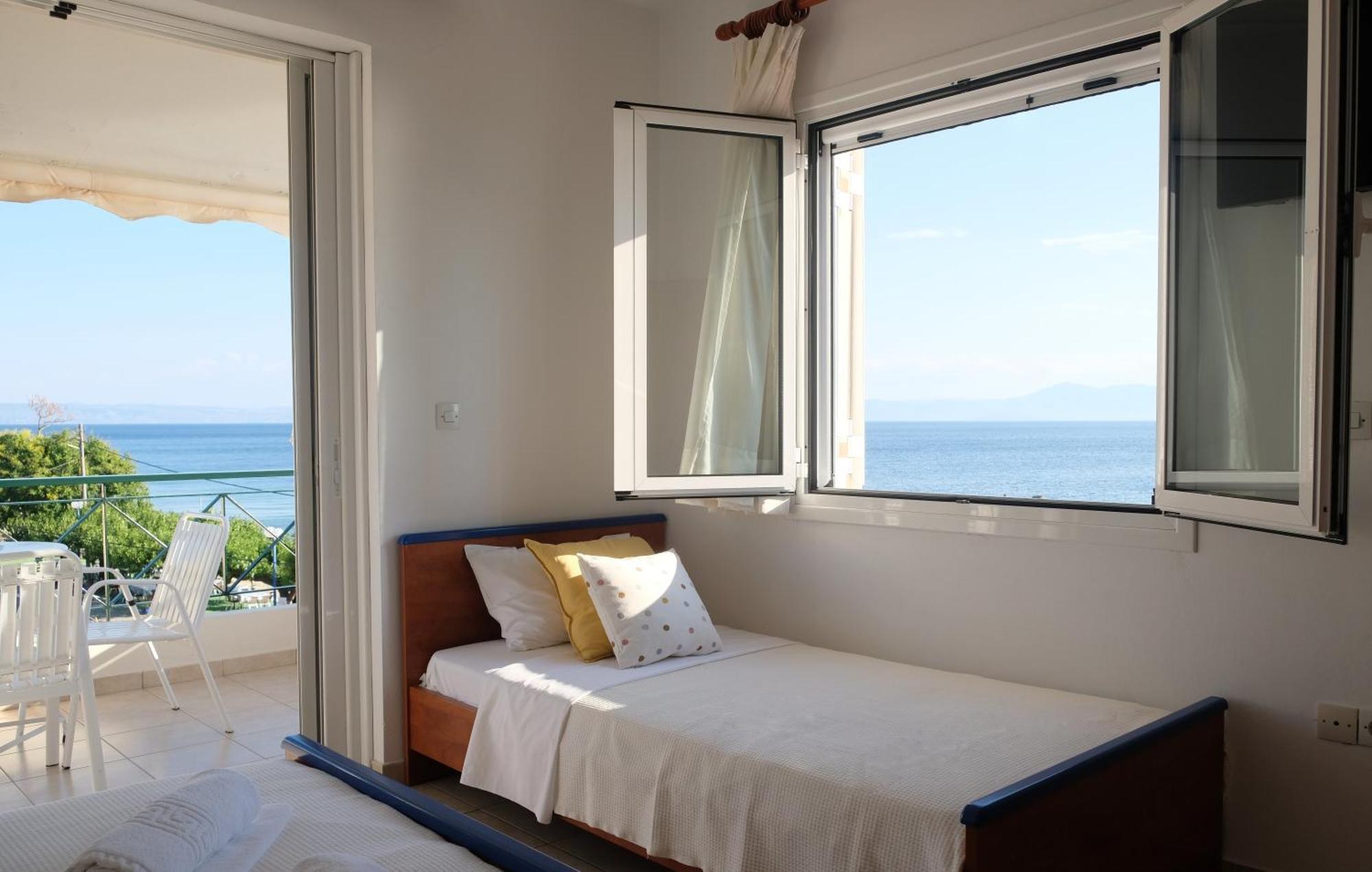 Lappas Rooms Rovies Bagian luar foto